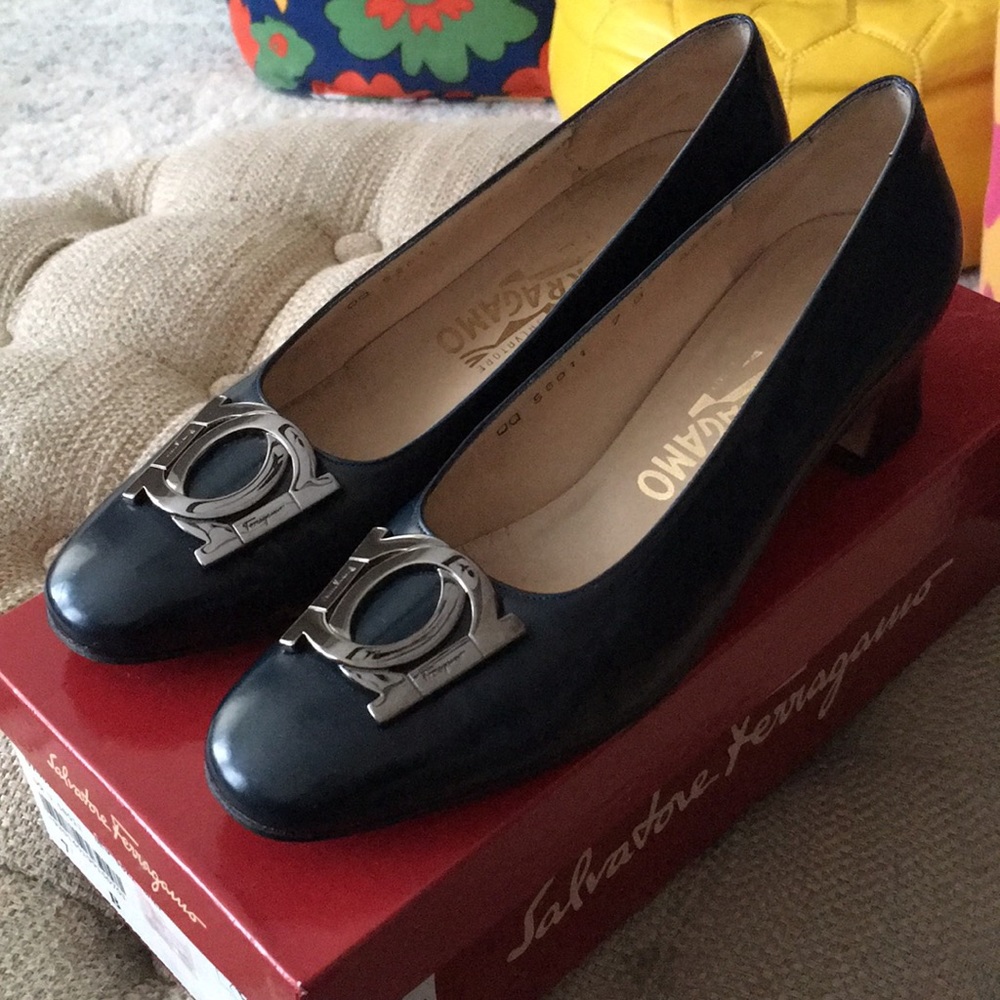Salvatore Ferragamo navy blue pumps